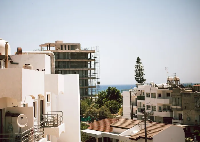 Sunrise דירה לרנקה